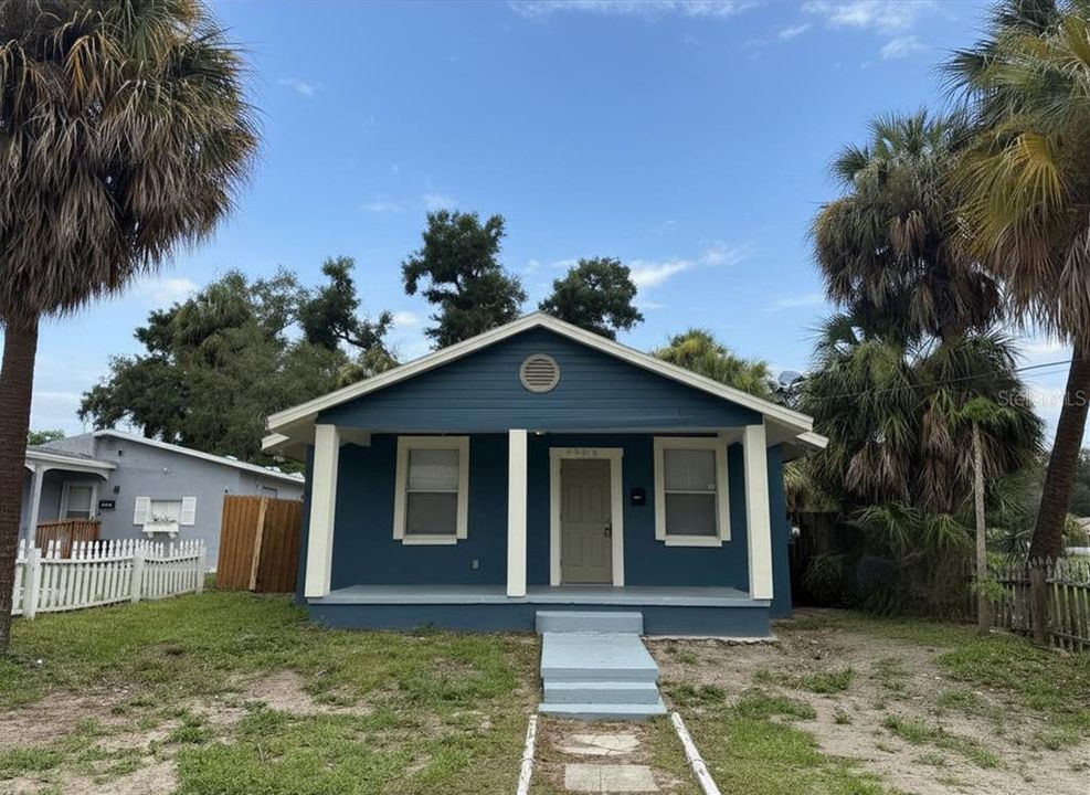 For Rent: $1,695 (3 beds, 1 baths, 936 Square Feet)