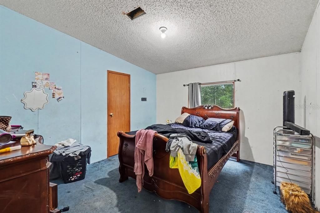 For Sale: $259,990 (3 beds, 2 baths, 1512 Square Feet)