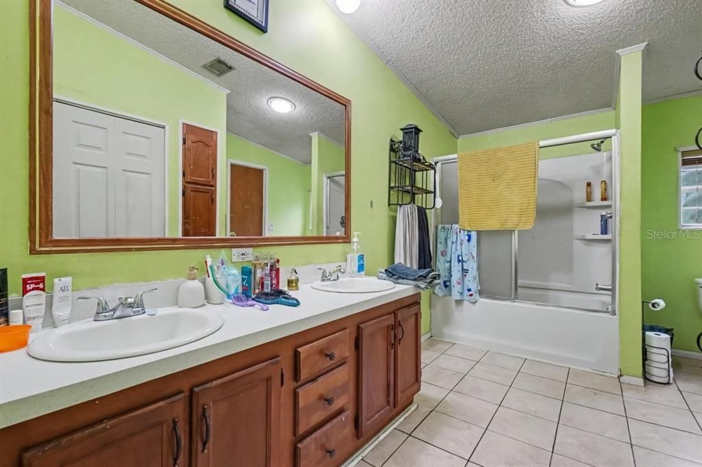 For Sale: $259,990 (3 beds, 2 baths, 1512 Square Feet)