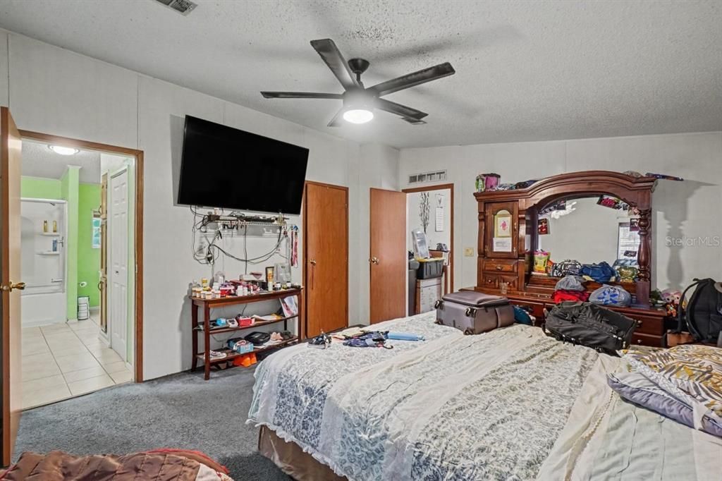 For Sale: $259,990 (3 beds, 2 baths, 1512 Square Feet)