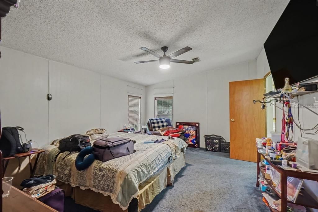 For Sale: $259,990 (3 beds, 2 baths, 1512 Square Feet)