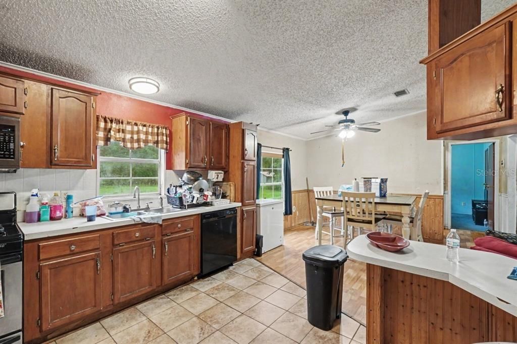For Sale: $259,990 (3 beds, 2 baths, 1512 Square Feet)