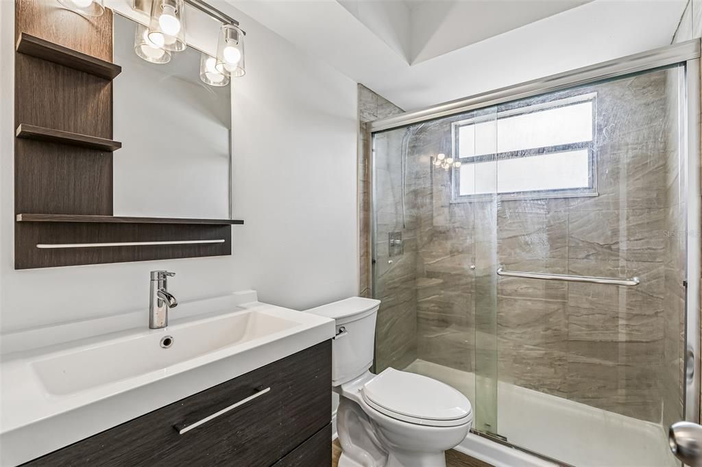 For Rent: $1,800 (2 beds, 1 baths, 1041 Square Feet)