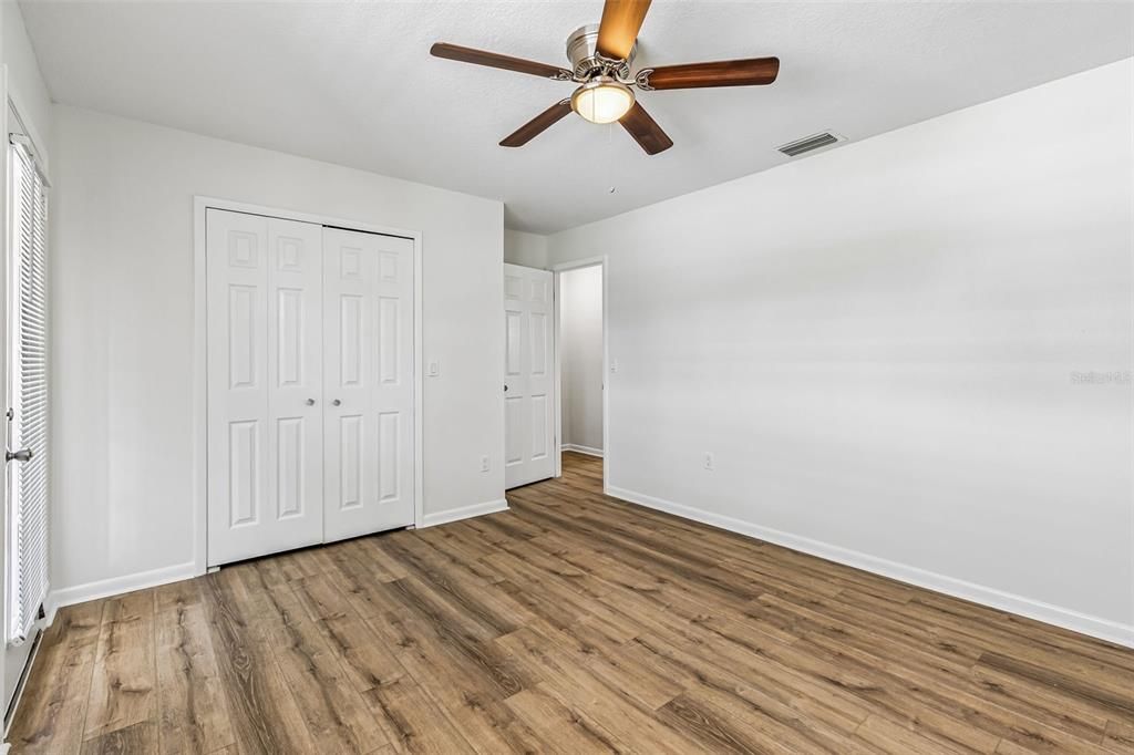 For Rent: $1,800 (2 beds, 1 baths, 1041 Square Feet)