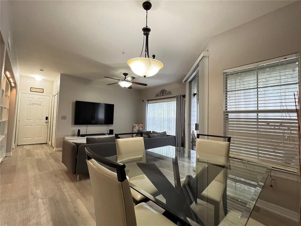 For Rent: $1,750 (1 beds, 1 baths, 724 Square Feet)