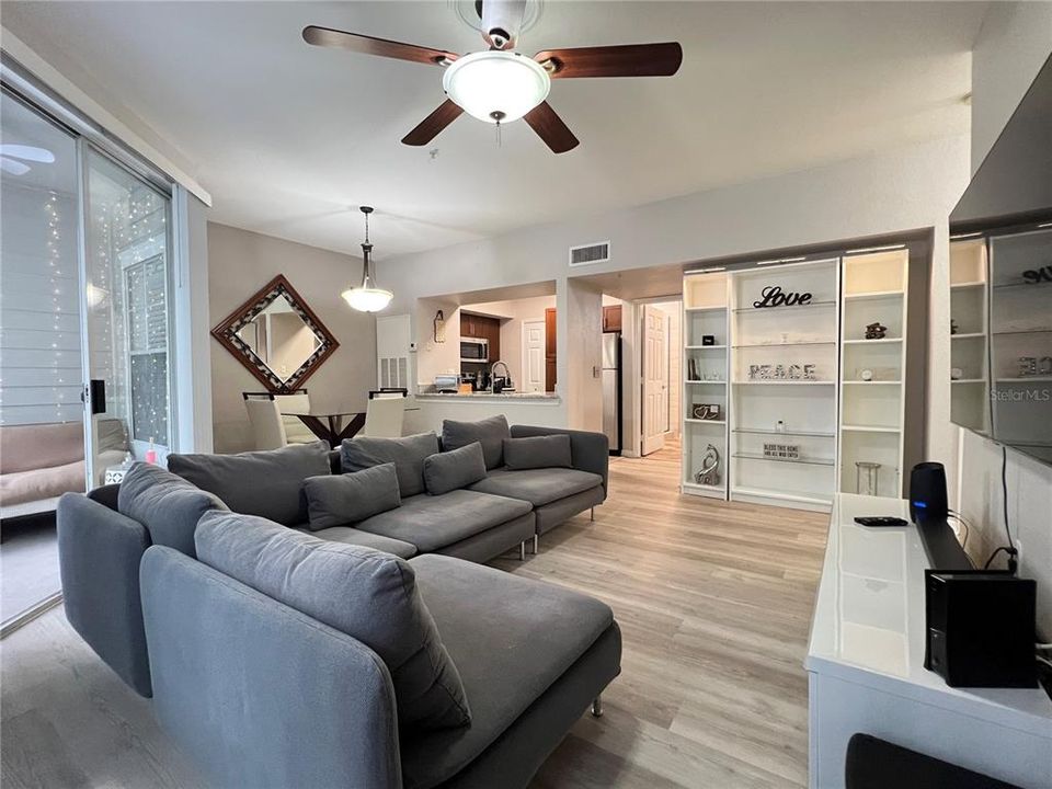 For Rent: $1,750 (1 beds, 1 baths, 724 Square Feet)