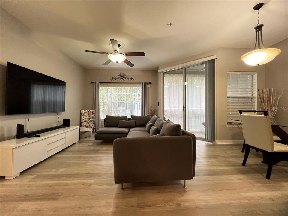 For Rent: $1,750 (1 beds, 1 baths, 724 Square Feet)