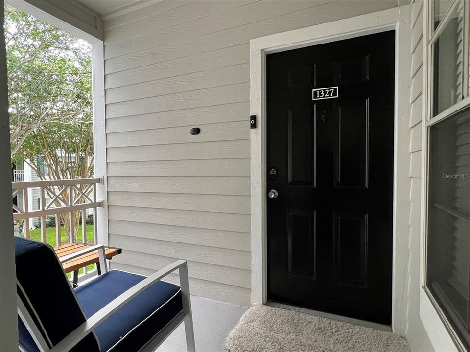 For Rent: $1,750 (1 beds, 1 baths, 724 Square Feet)