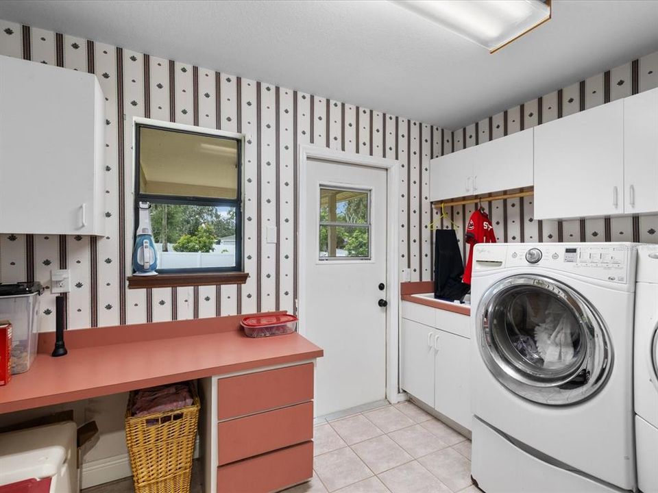 En Venta: $875,000 (5 camas, 3 baños, 3400 Pies cuadrados)