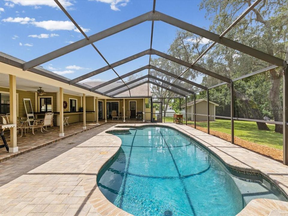 En Venta: $875,000 (5 camas, 3 baños, 3400 Pies cuadrados)