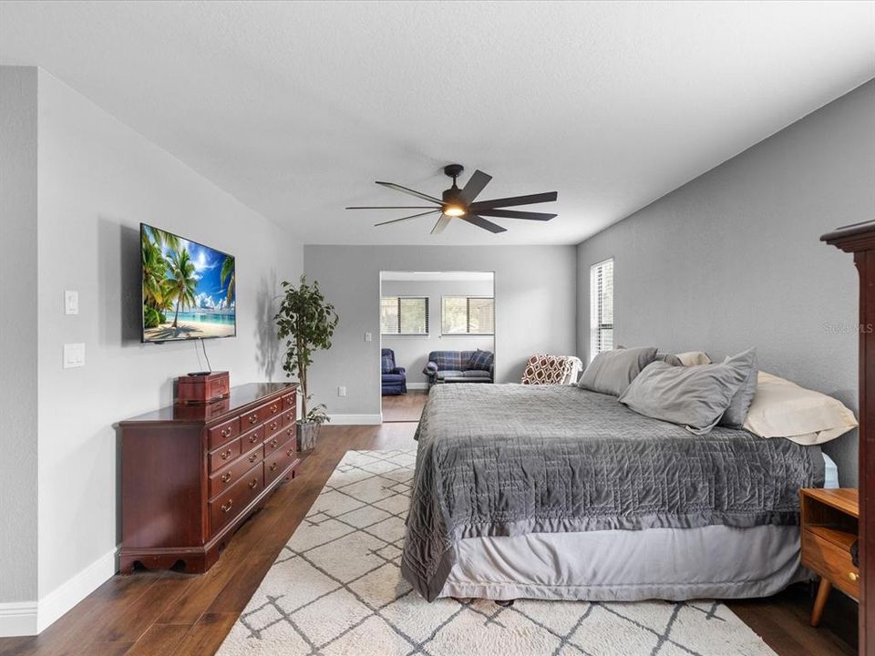 En Venta: $875,000 (5 camas, 3 baños, 3400 Pies cuadrados)