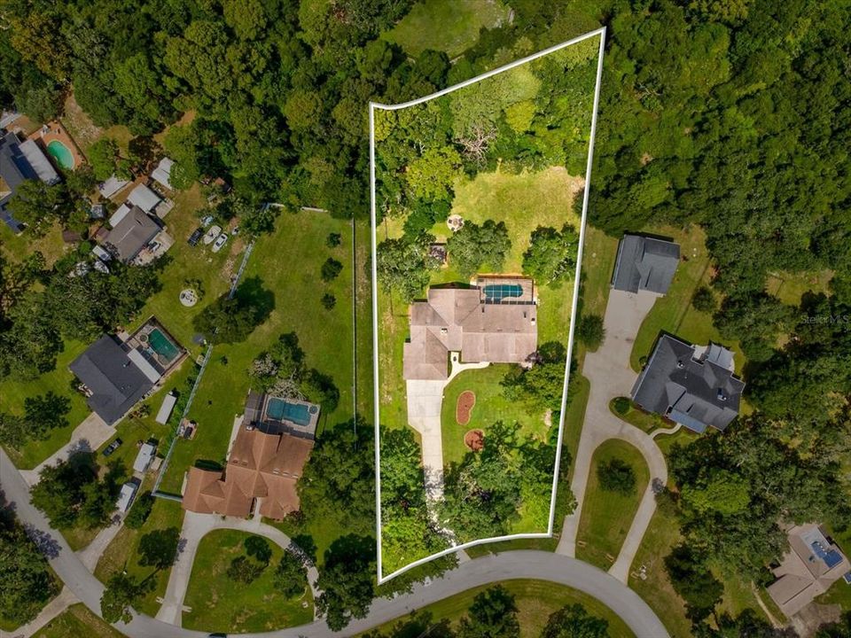 En Venta: $875,000 (5 camas, 3 baños, 3400 Pies cuadrados)