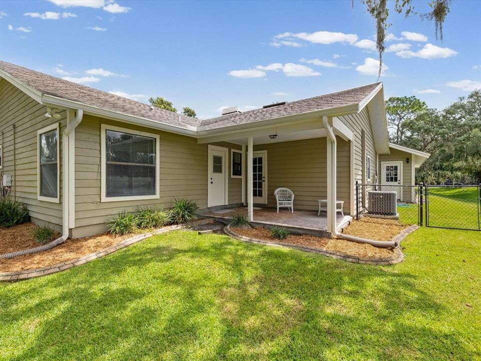 En Venta: $875,000 (5 camas, 3 baños, 3400 Pies cuadrados)