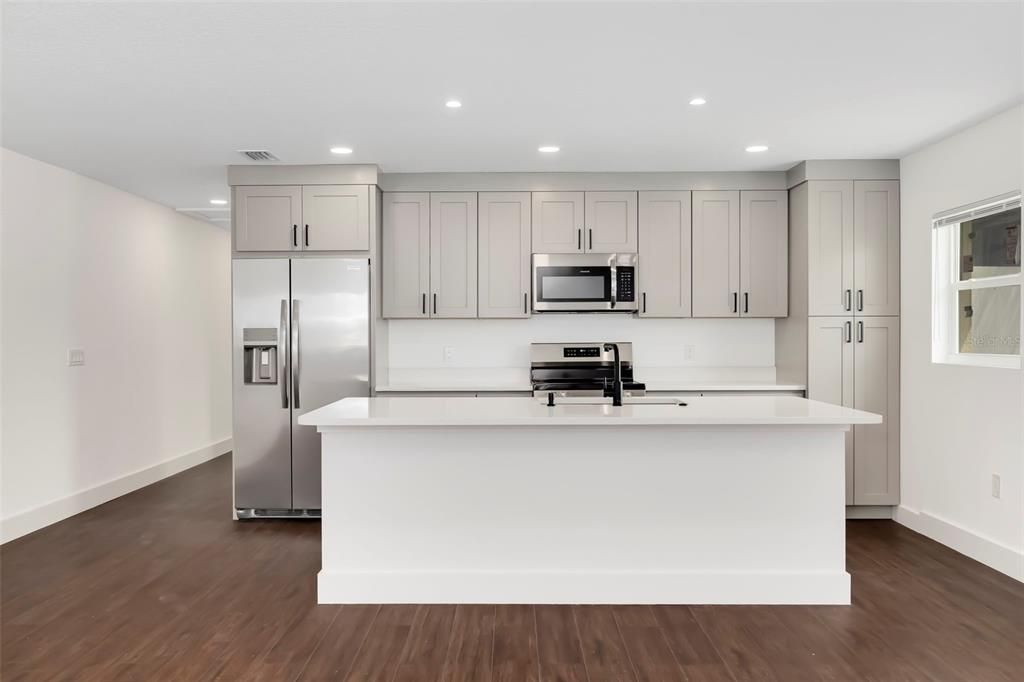 For Sale: $649,000 (6 beds, 0 baths, 2640 Square Feet)