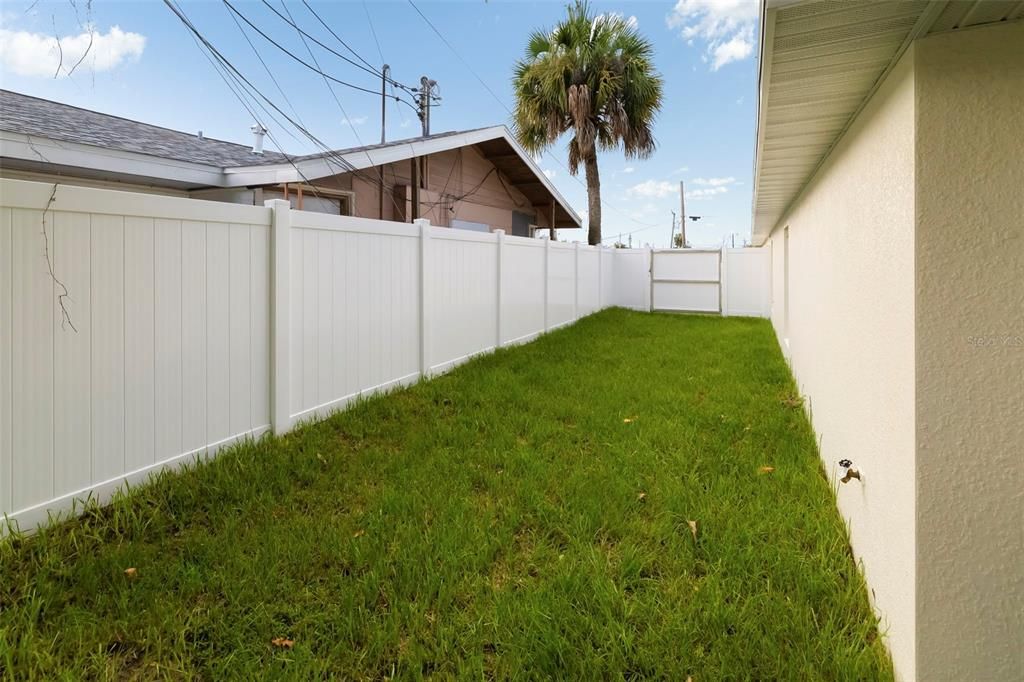 For Sale: $649,000 (6 beds, 0 baths, 2640 Square Feet)
