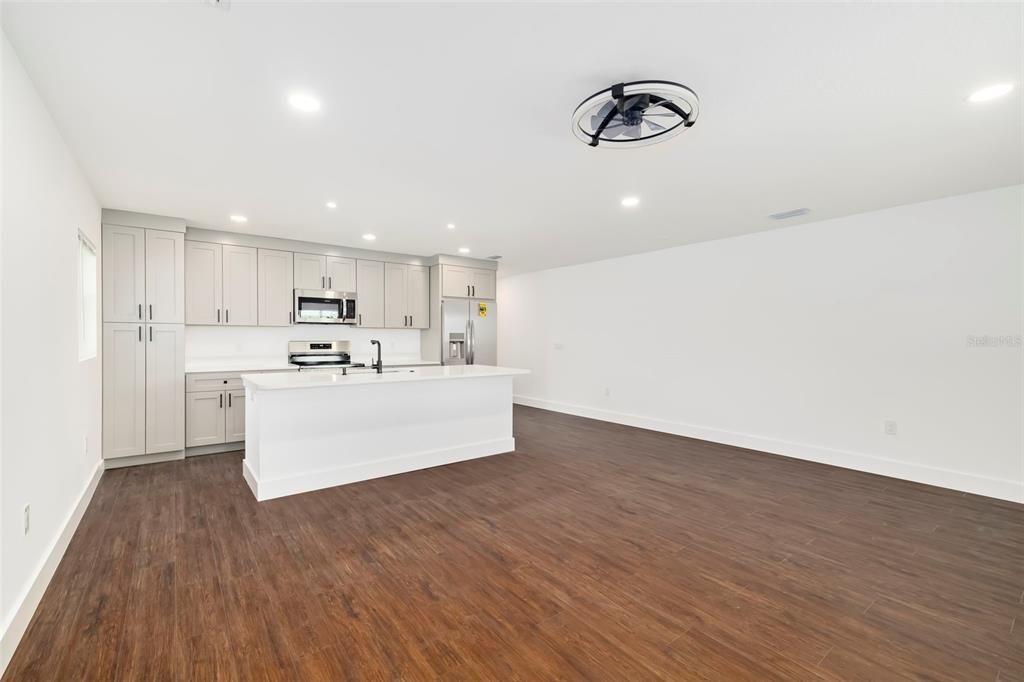 For Sale: $649,000 (6 beds, 0 baths, 2640 Square Feet)