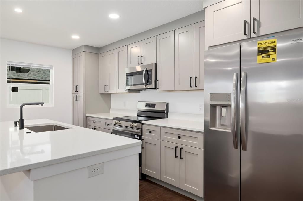 For Sale: $649,000 (6 beds, 0 baths, 2640 Square Feet)