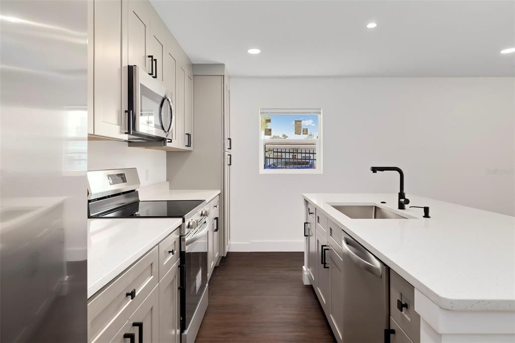 For Sale: $649,000 (6 beds, 0 baths, 2640 Square Feet)