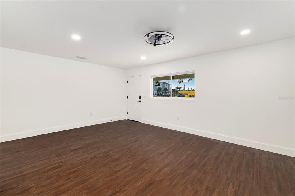 For Sale: $649,000 (6 beds, 0 baths, 2640 Square Feet)