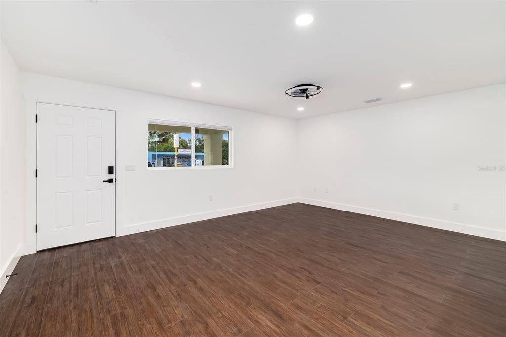 For Sale: $649,000 (6 beds, 0 baths, 2640 Square Feet)