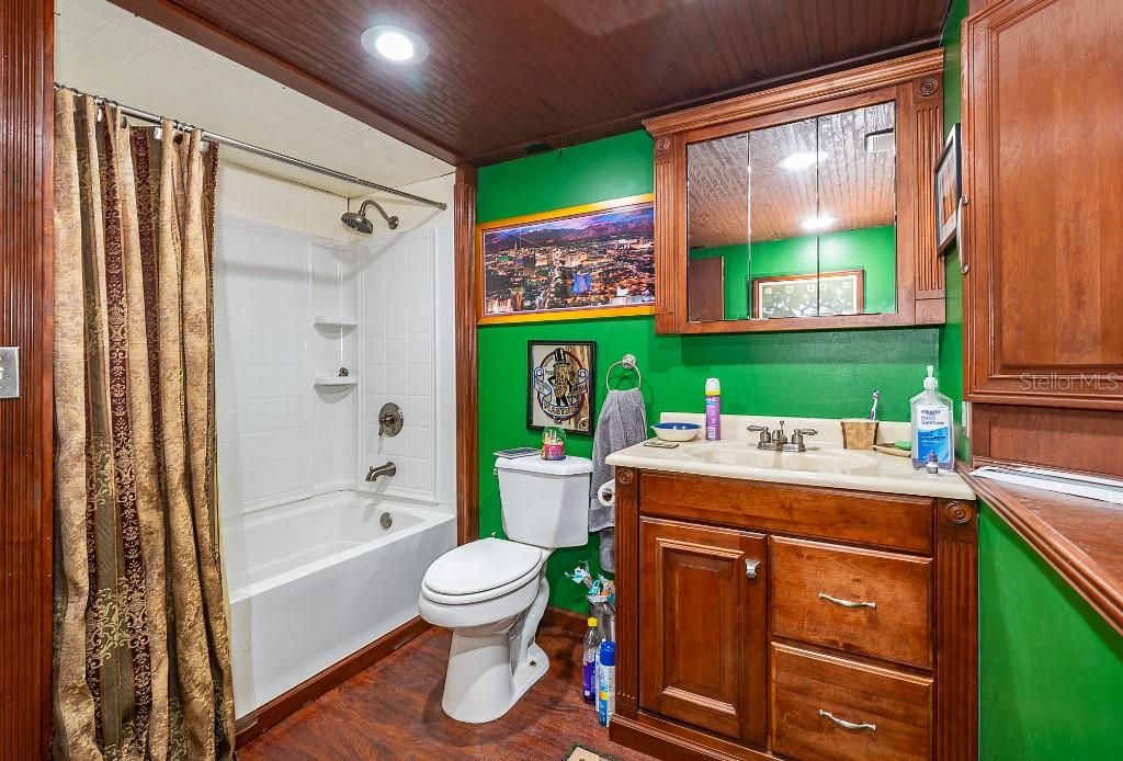 For Sale: $609,000 (4 beds, 3 baths, 3000 Square Feet)