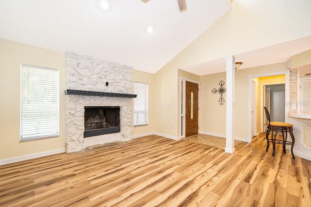 For Sale: $609,000 (4 beds, 3 baths, 3000 Square Feet)
