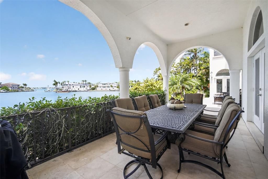 For Sale: $6,999,900 (5 beds, 5 baths, 5001 Square Feet)