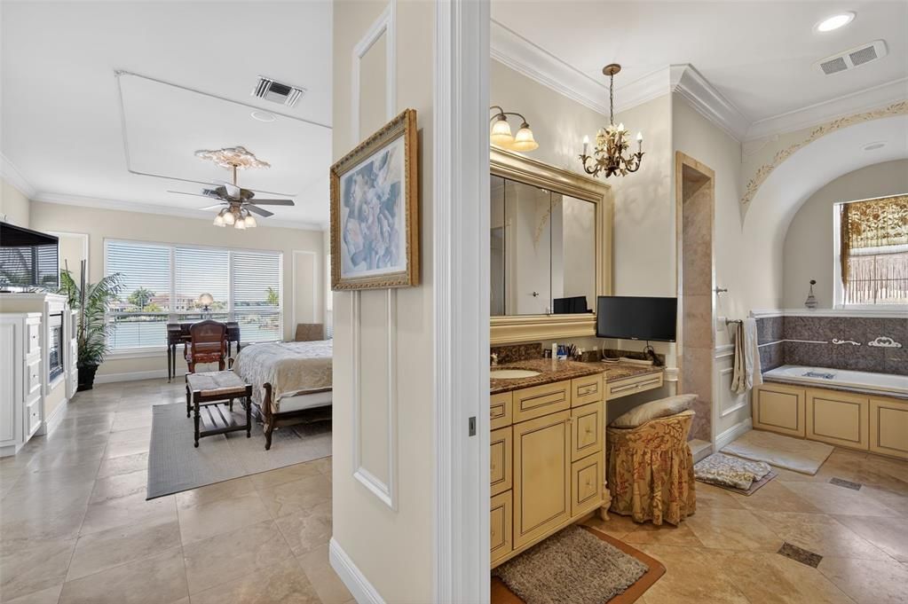 For Sale: $6,999,900 (5 beds, 5 baths, 5001 Square Feet)