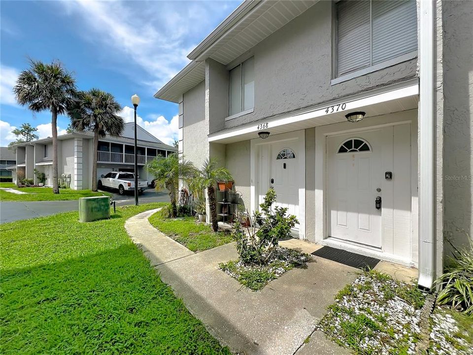 For Sale: $149,000 (2 beds, 2 baths, 980 Square Feet)