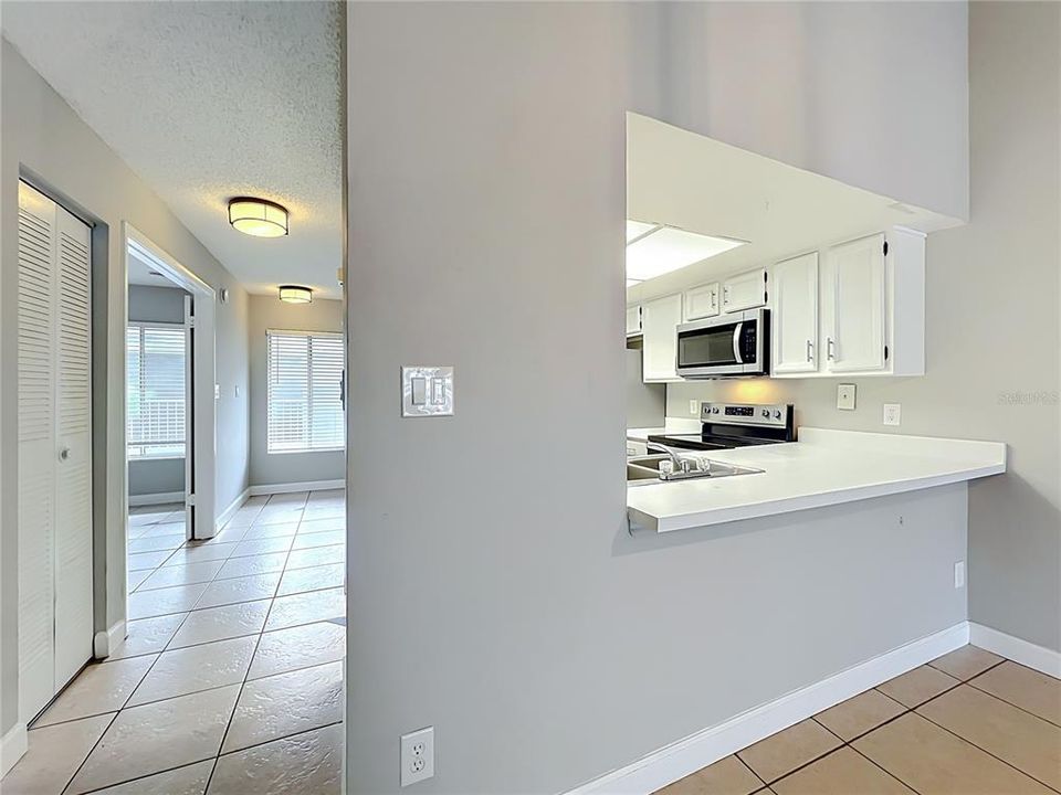 For Sale: $149,000 (2 beds, 2 baths, 980 Square Feet)