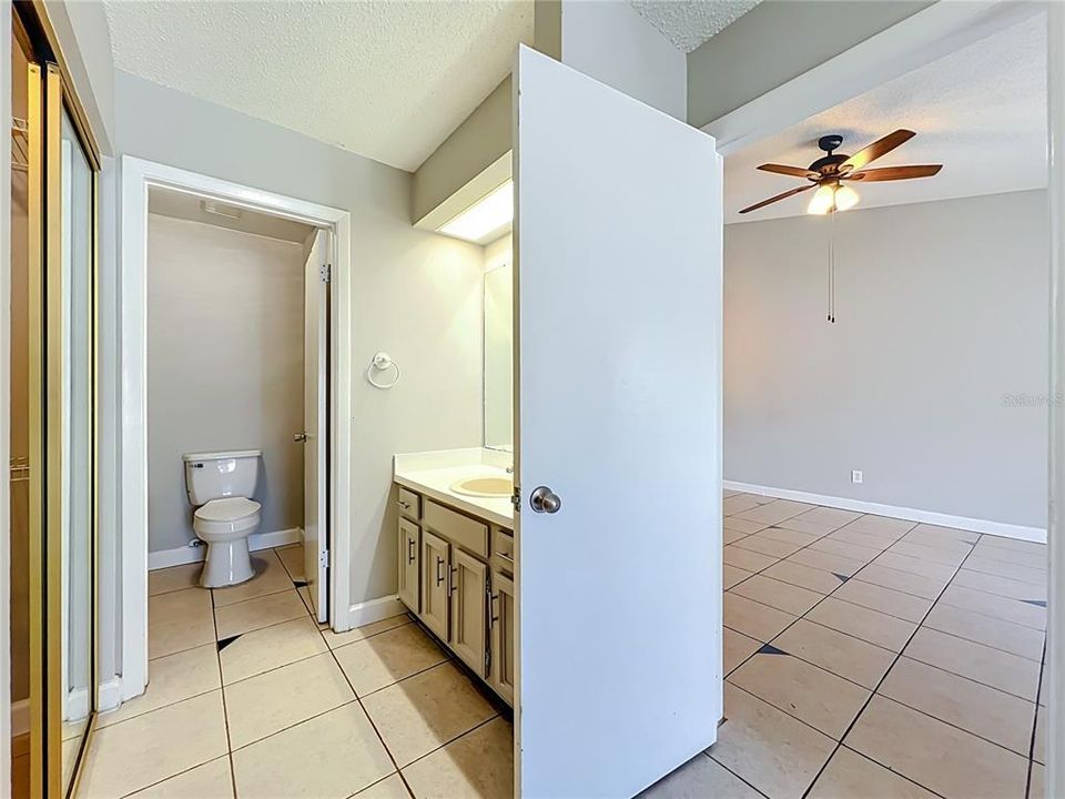 For Sale: $149,000 (2 beds, 2 baths, 980 Square Feet)