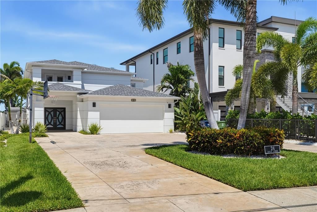 For Rent: $18,500 (4 beds, 4 baths, 3380 Square Feet)