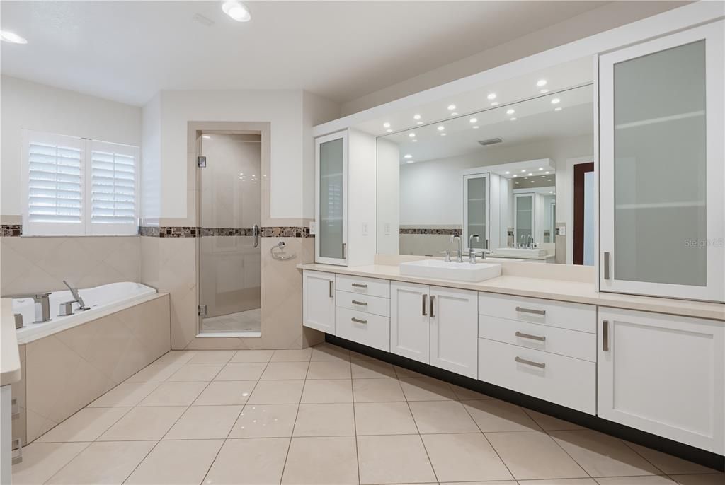 For Rent: $18,500 (4 beds, 4 baths, 3380 Square Feet)