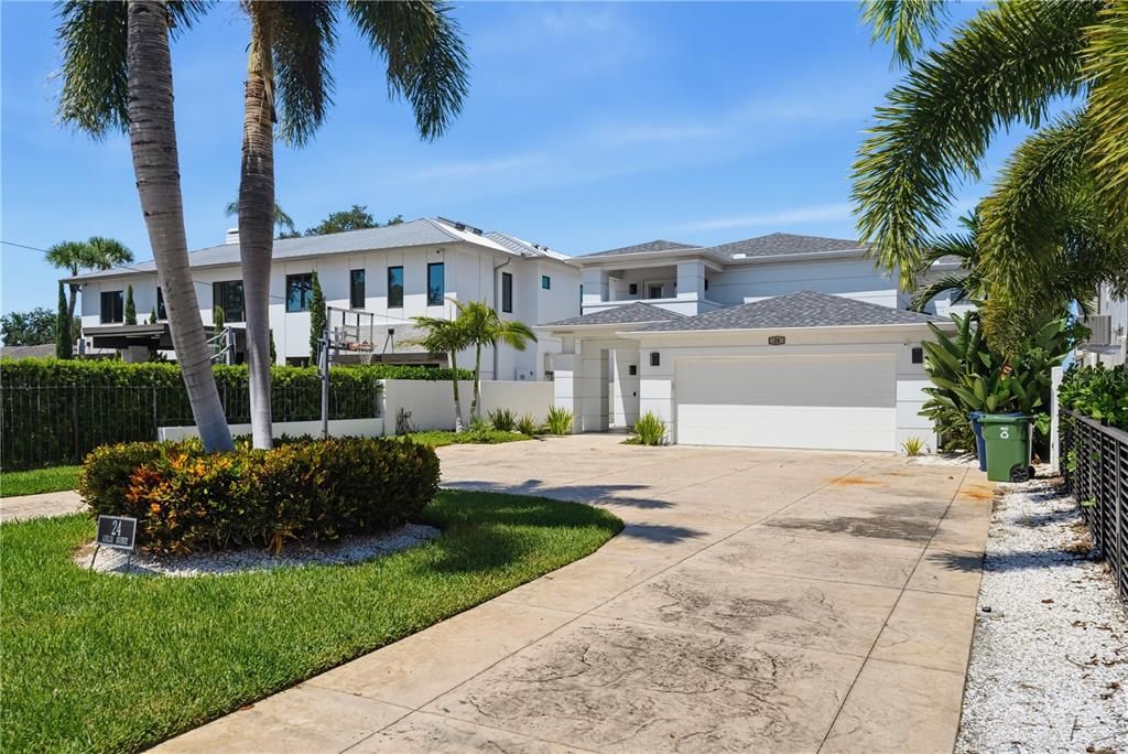 For Rent: $18,500 (4 beds, 4 baths, 3380 Square Feet)