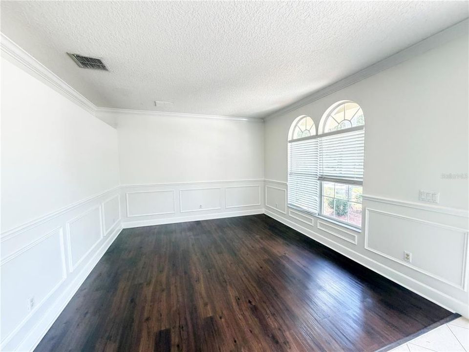 For Sale: $499,900 (5 beds, 2 baths, 3008 Square Feet)