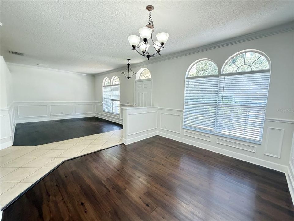 For Sale: $499,900 (5 beds, 2 baths, 3008 Square Feet)