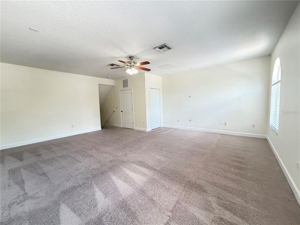 For Sale: $499,900 (5 beds, 2 baths, 3008 Square Feet)