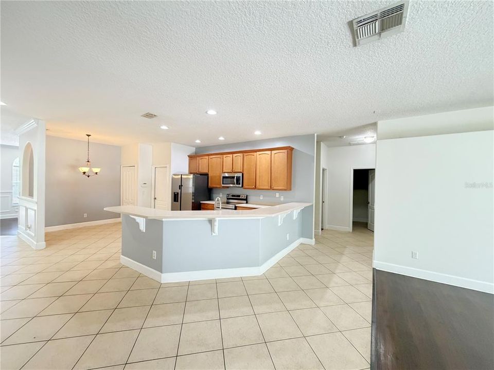 For Sale: $499,900 (5 beds, 2 baths, 3008 Square Feet)