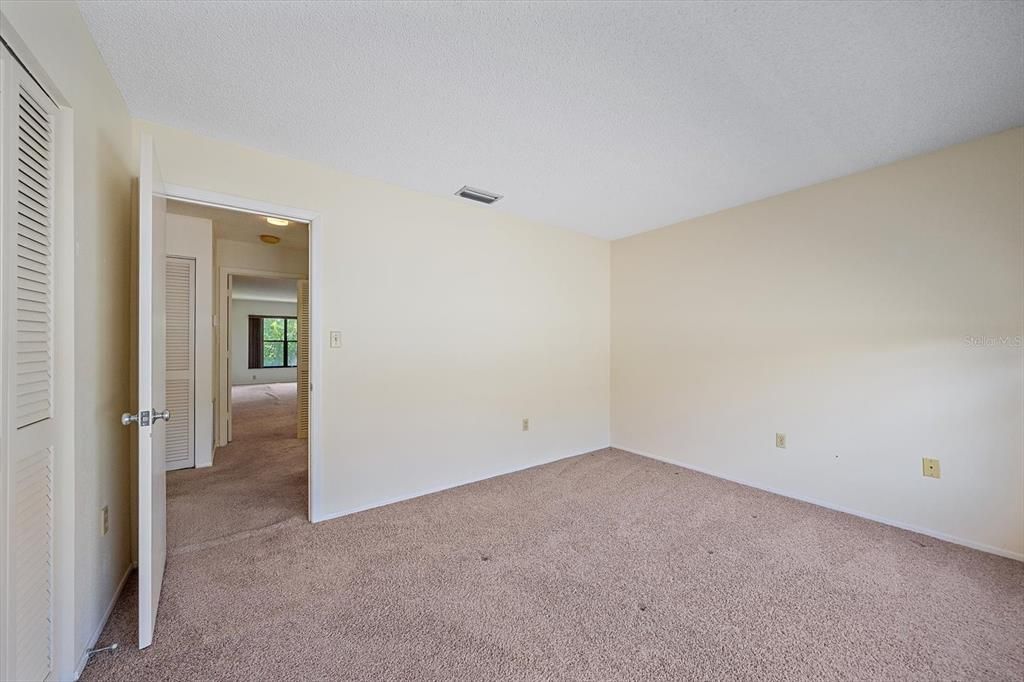 For Sale: $199,000 (2 beds, 2 baths, 1319 Square Feet)