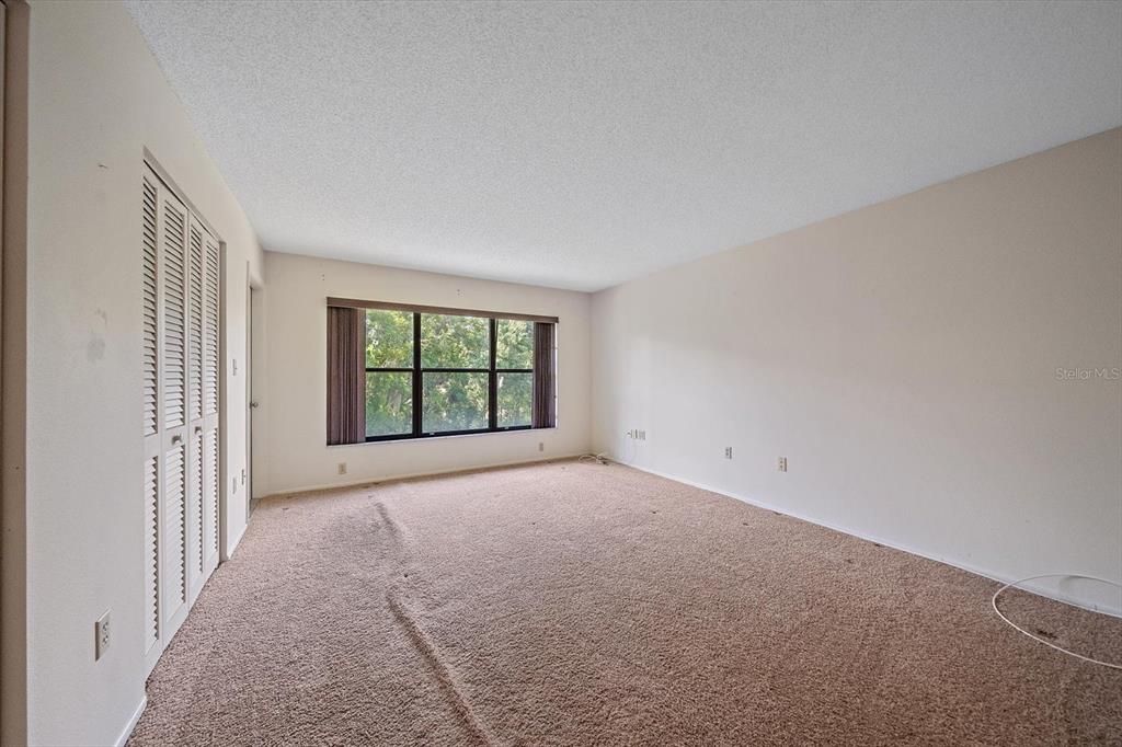 For Sale: $199,000 (2 beds, 2 baths, 1319 Square Feet)