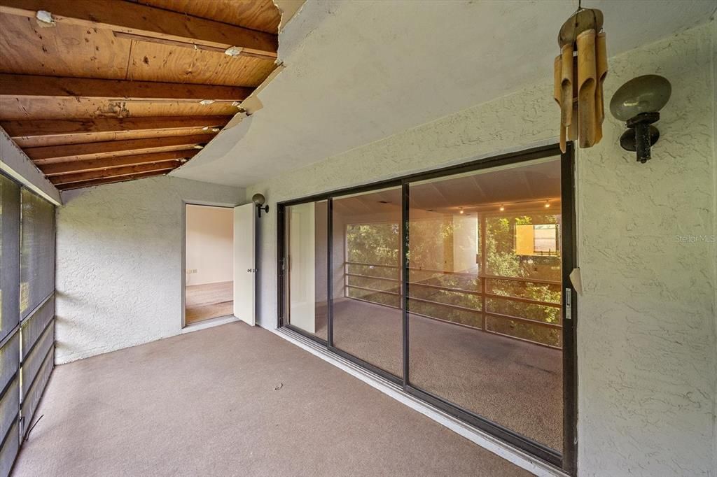 For Sale: $199,000 (2 beds, 2 baths, 1319 Square Feet)