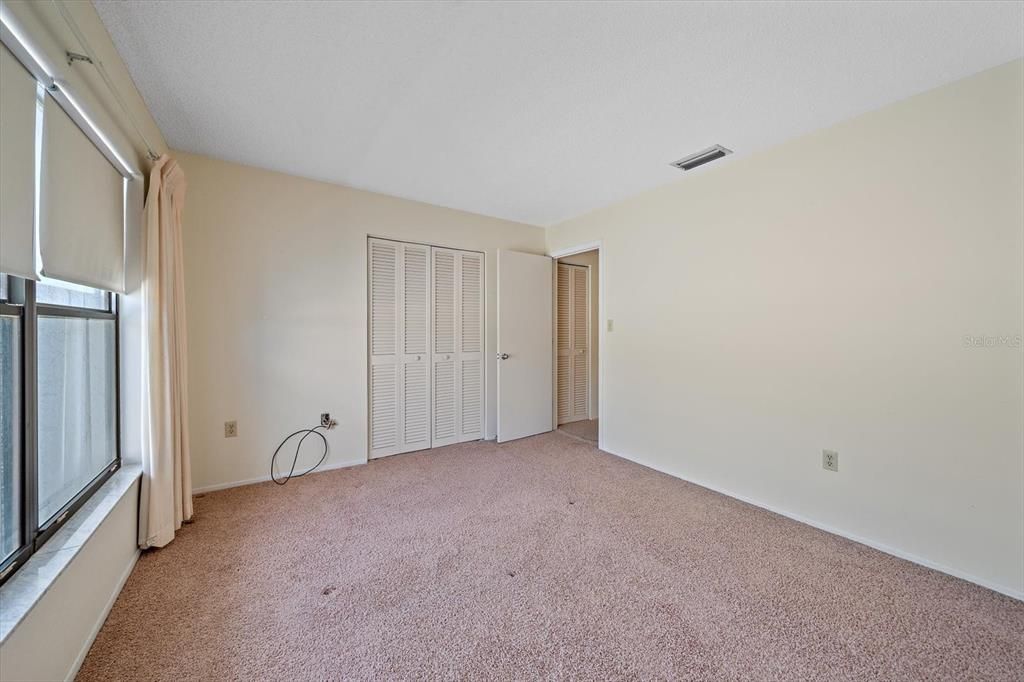 For Sale: $199,000 (2 beds, 2 baths, 1319 Square Feet)