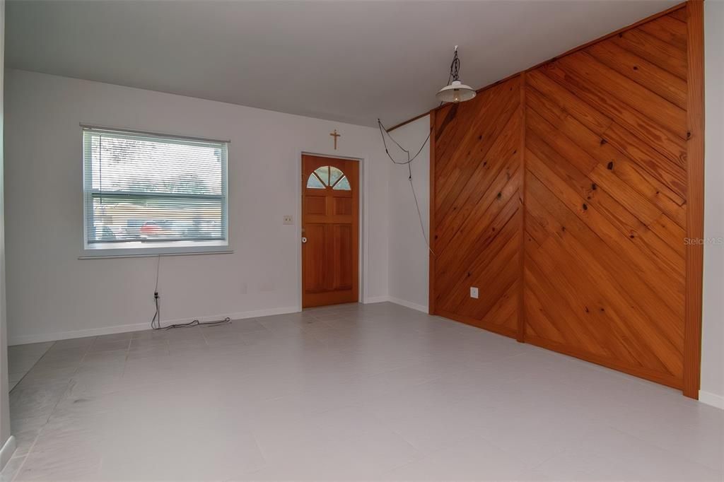 For Sale: $399,900 (3 beds, 0 baths, 1558 Square Feet)