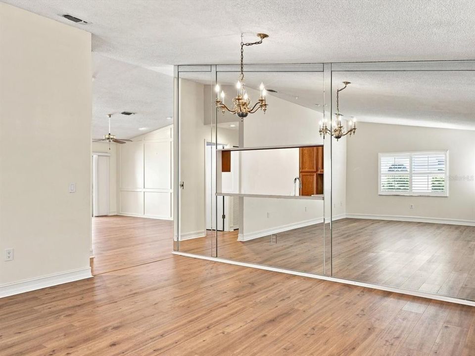 В аренду: $2,875 (3 спален, 2 ванн, 1803 Квадратных фут)