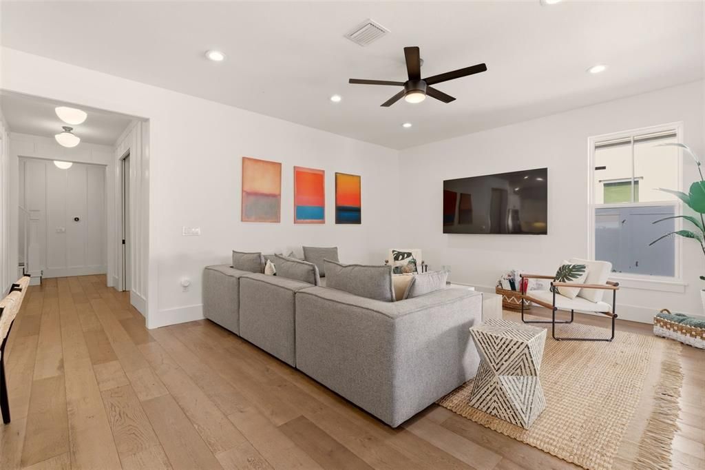 For Rent: $8,900 (4 beds, 3 baths, 3174 Square Feet)