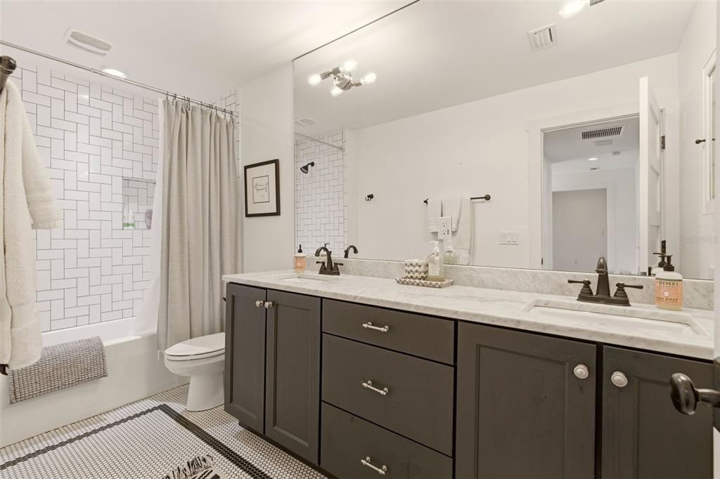 For Rent: $8,900 (4 beds, 3 baths, 3174 Square Feet)