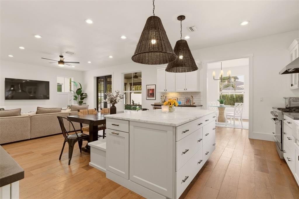 For Rent: $8,900 (4 beds, 3 baths, 3174 Square Feet)