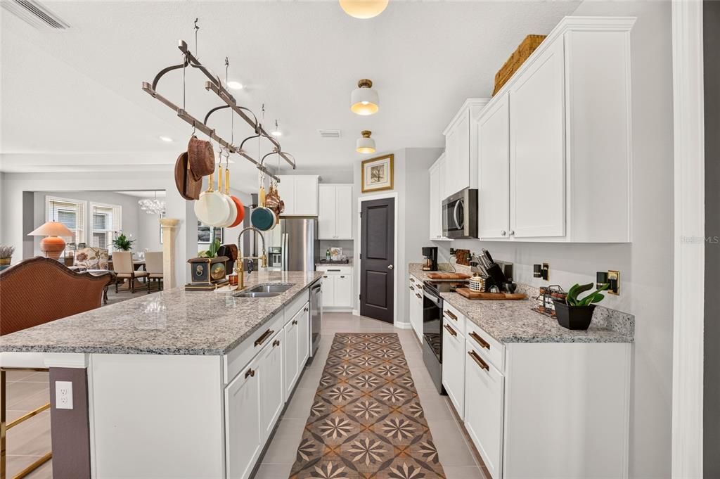 For Sale: $625,000 (4 beds, 3 baths, 2843 Square Feet)