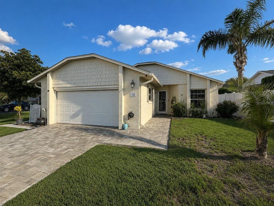 For Sale: $349,000 (2 beds, 2 baths, 1479 Square Feet)