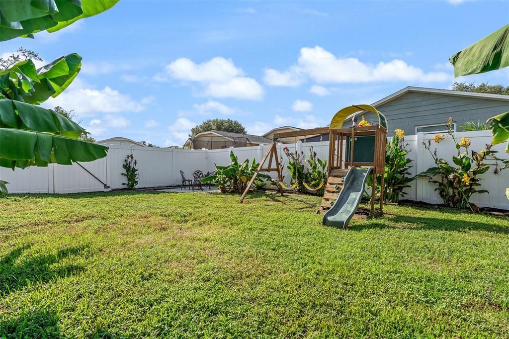 For Sale: $349,000 (2 beds, 2 baths, 1479 Square Feet)